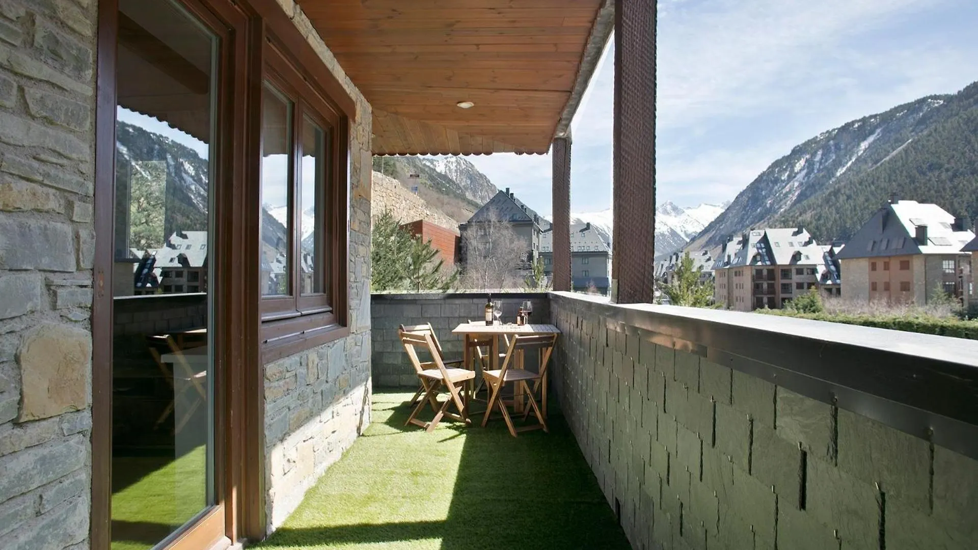 Luderna - Apartamento Con Terraza Bonaigua A4 Varicauba Baqueira Beret 0*,  Spanien